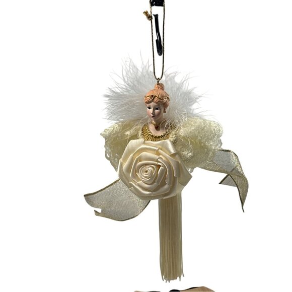 Avon 1998 Victorian Ladies Ornament Gala With Feather Accents & Rose - Picture 2 of 9